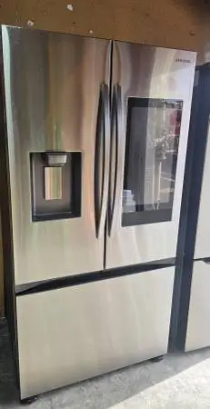 Refrigerator Samsung Family Hub New open box
