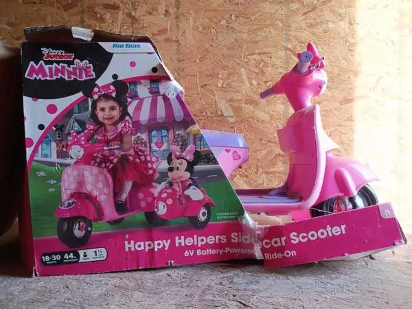Brand New Disney Junior Minnie Mouse Ride-On