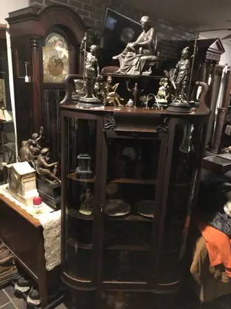 Bronze statuary