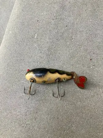 Vintage wooden Creek Chub crawdad, crayfish lure