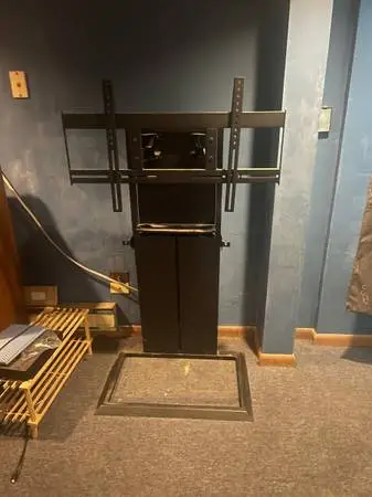 TV Stand Heavy Duty will hold up to 70 in TV