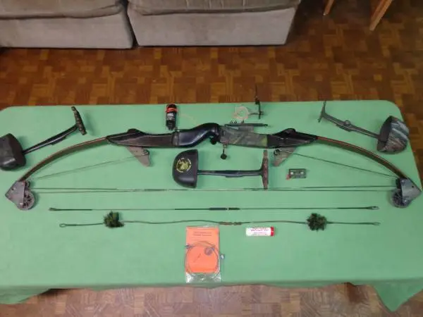 compound bow, quivers, arrows, broadheads, fletching jig