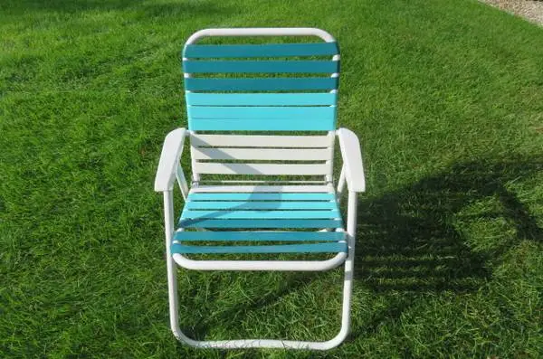 - NICE FOLDING VINYL-STRAP ARM CHAIR - LIKE NEW!
