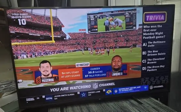 70-inch LG 4K Smart TV w\Feet & Remote