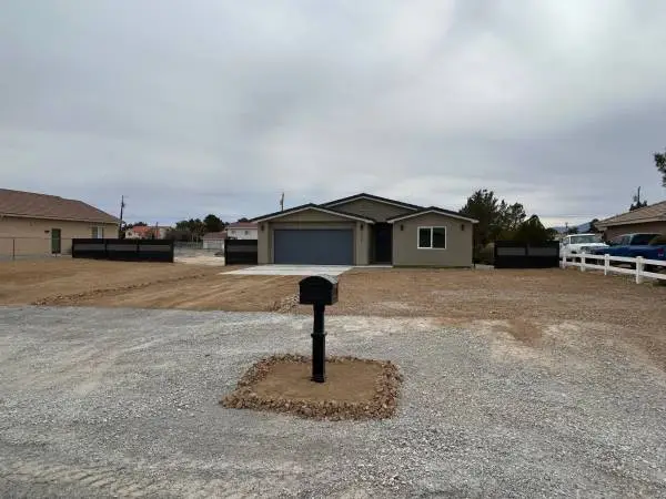 New construction! 3 beds 2.5 baths ! Be the first to move in !