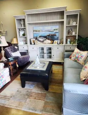 Like-New  Havertys Beckley Alabaster White Entertainment Center