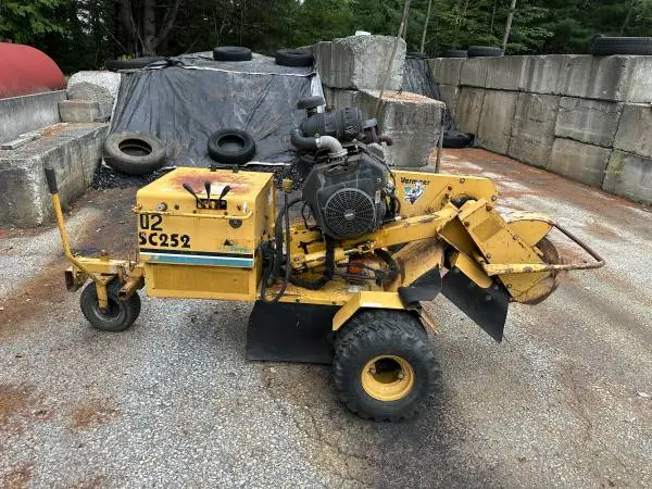 Vermeer SC252 stump grinder-