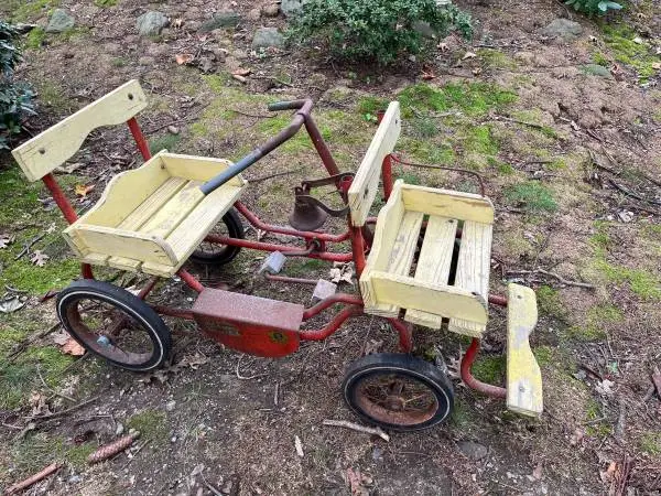 Surrey for child. Pedal car. From 1950s. To restore.