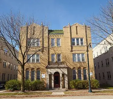 Half Off Your First Months Rent! Charming 1 - Bedroom unit in Shorewo