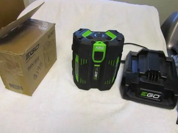 NEW 56 VOLT EGO 4.0 BATTERY & CHARGER