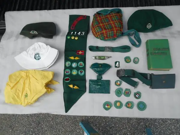 Vintage group of 40s/ 60s Girl Scout items