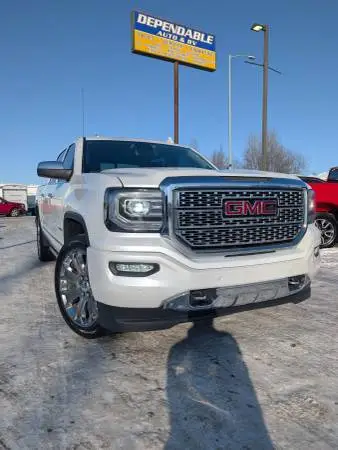 2018 GMC Sierra Denali 6.2 V8 4x4 Crew Cab, Clean & Loaded!!!