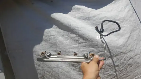 2010 - 2015 Prius Fuel Injector 4c, And Rail