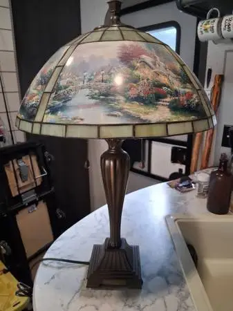Thomas Kinkade lamp