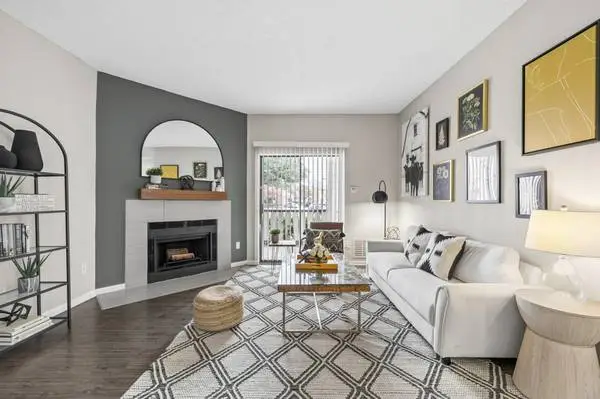 MODERN TOUCH | SPACIOUS FLOORPLAN | CHEF KITCHEN | BIG PETS | BACKYARD