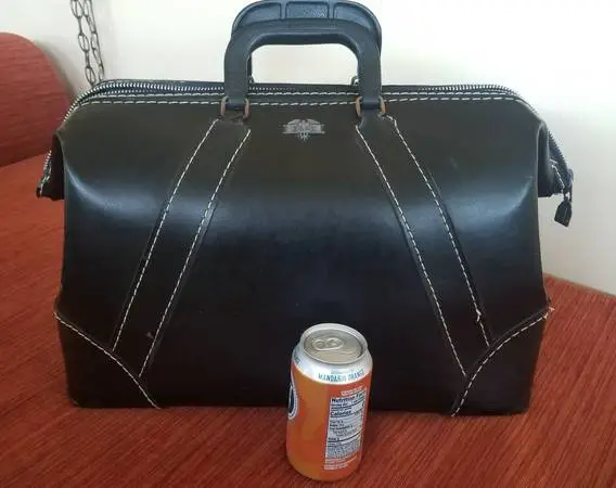 Extra Large Hard Shell Black Doctors Bag w/Zipper