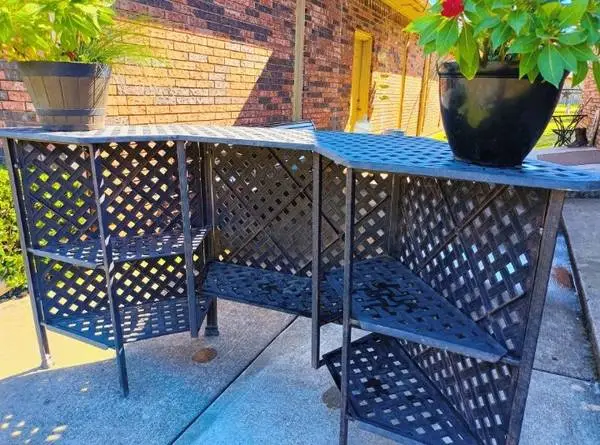 Lovely All Cast Aluminum Backyard Patio Bar!