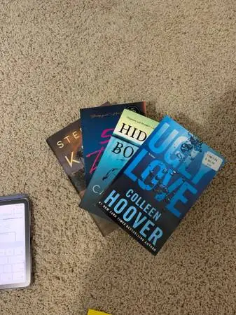 4 Best Seller Lot (Stephen King,Colleen Hoover, Caroline Kepnes,