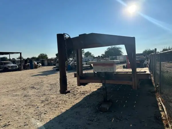 2002 gooseneck trailer