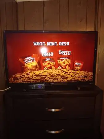 32 inch Phillips Roku TV with remote