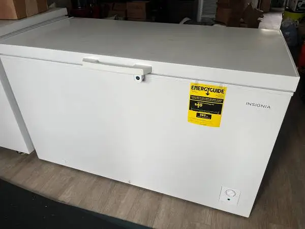 Insignia - 14.0 Cu. Ft. Garage-Ready Chest Freezer - White