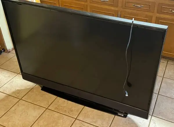 60” Mitsubishi big screen tv