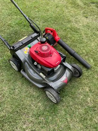 Honda HRX 217 Versamon /Blade Brake Control stop (No Bag) /Self Propelled /Blowe