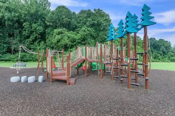 Located in Columbia, 2 bedroom, Carpeted Bedrooms