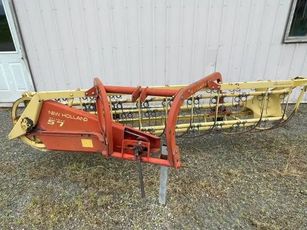 New Holland Rolabar 57 Rake