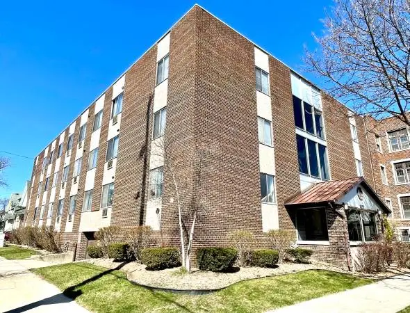 1/2 Off First Month! Spacious 1 BR on Farwell - Heat Included!