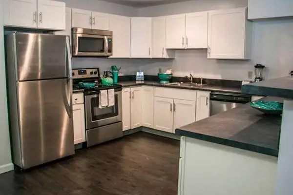Central AC/Heat, Fitness Center, Cable Ready