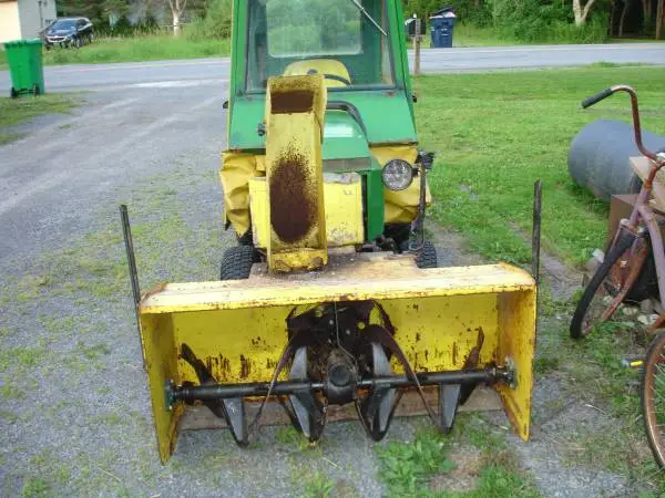 JOHN DEERE 318 WITH 47 2 STAGE SNOWBLOWER