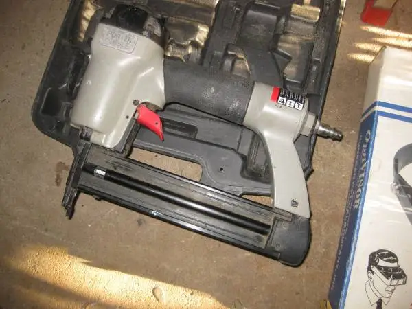 PORTER CABLE AIR BRADE NAILER