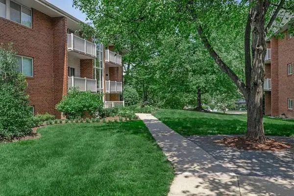 Ceiling Fans Included, All-electric Kitchen, 1/bd 1/ba