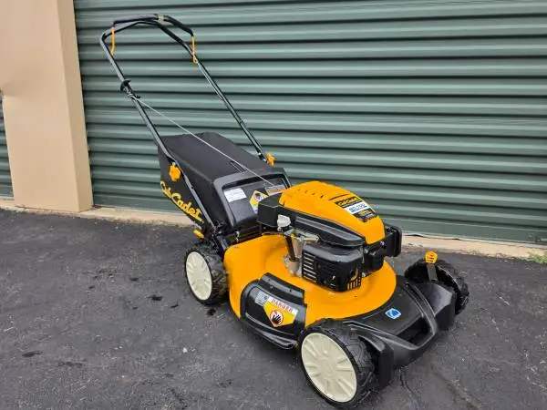 Cub Cadet Push Lawn Mower Bag or Mulch 159cc engine Works Great