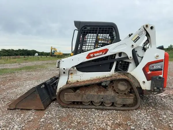 2021 Bobcat t595 skid steer