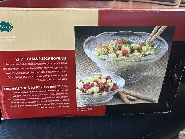 Glass punchbowl set