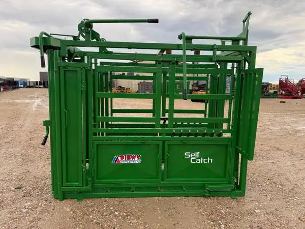 DIEWY IMPLEMENT SELF-CATCH CHUTE