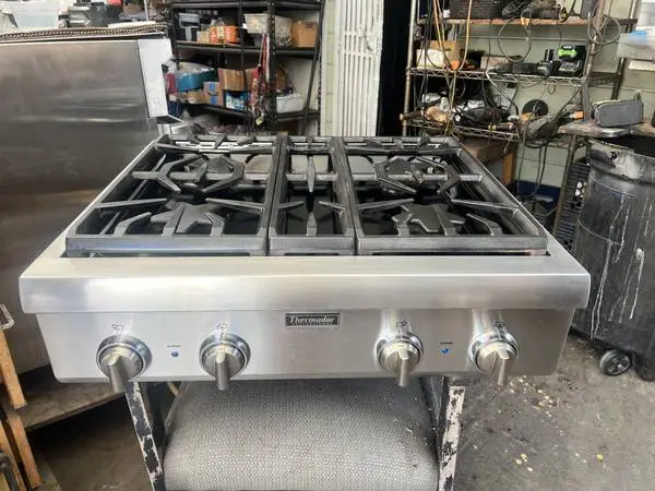 30 Thermador  Stainless Rangetop