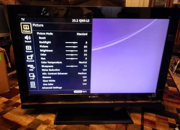 Sony Bravia 32 LCD Digital Color TV KDL-32XBR9
