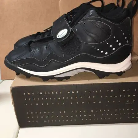 NIKE FOOTBALL SPIKES / NEW
