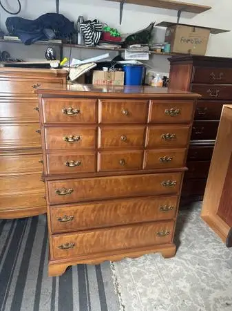 Chest of drawers