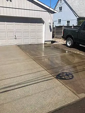 🌞DRIVEWAY &SIDEWALK PRESSURE WASHING🌞SOFT HOUSE WASH🌞ROOF CLEANING