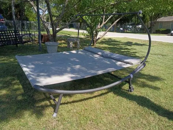 Very Nice Outside Patio / Backyard DayBed!