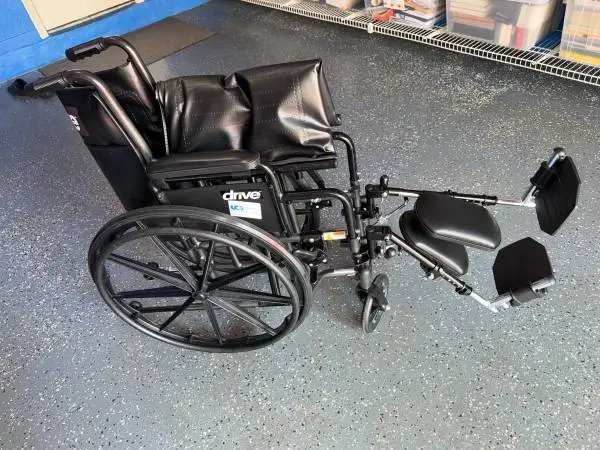 🦽 Drive Silver Sport II Wheelchair – Like New!