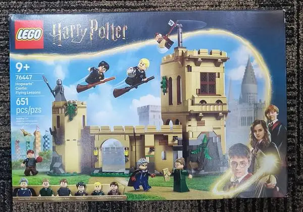 🏰 LEGO Harry Potter HOGWARTS CASTLE Flying Lessons New In Box 🏰