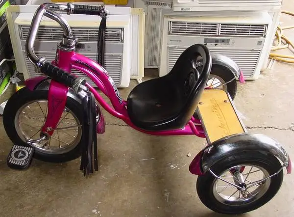 Schwinn S6759 - Classic Roadster Kids Tricycle Bright Pink