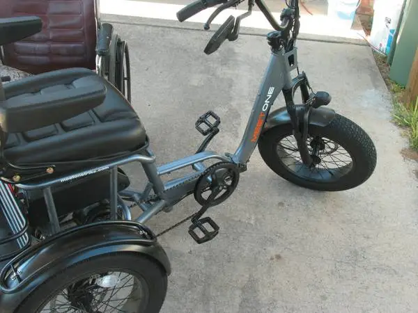 meet one trike Eletric with reverse 3 speed