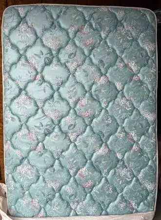 *NICE & CLEAN* Full size Reversible Pillowtop TOP Mattress ONLY