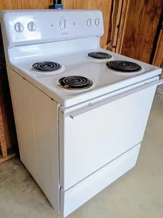 Very Nice Electric Range Stove w/ Oven!  (Like New!)